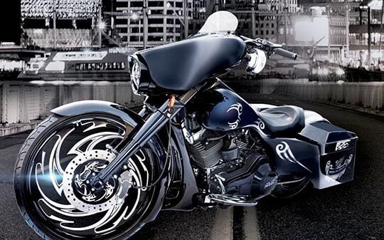 Le garage moto de Mike Tyson est encore plus violent que sa légende : Ducati 916 culte, Harley sur mesure et Honda mythique des années 90