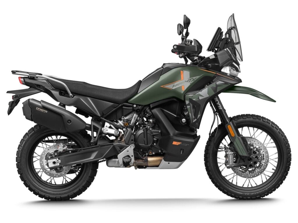 cfmoto lance l'ibex 950 à 12 000 euros avec le moteur 946cc et le cadre de la ktm 890 adventure avant que ktm annonce sa propre 990 adventure 6