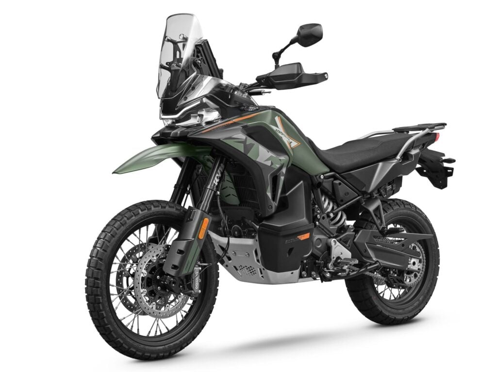 cfmoto lance l'ibex 950 à 12 000 euros avec le moteur 946cc et le cadre de la ktm 890 adventure avant que ktm annonce sa propre 990 adventure 7