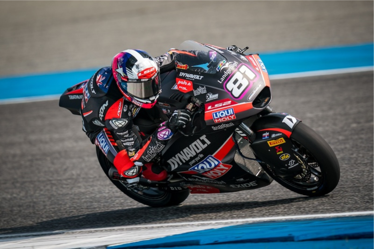 Senna Agius frappe au moment parfait : le jeune Australien enchaîne une deuxième victoire d’affilée à Jerez et s’invite soudain dans la bataille pour MotoGP