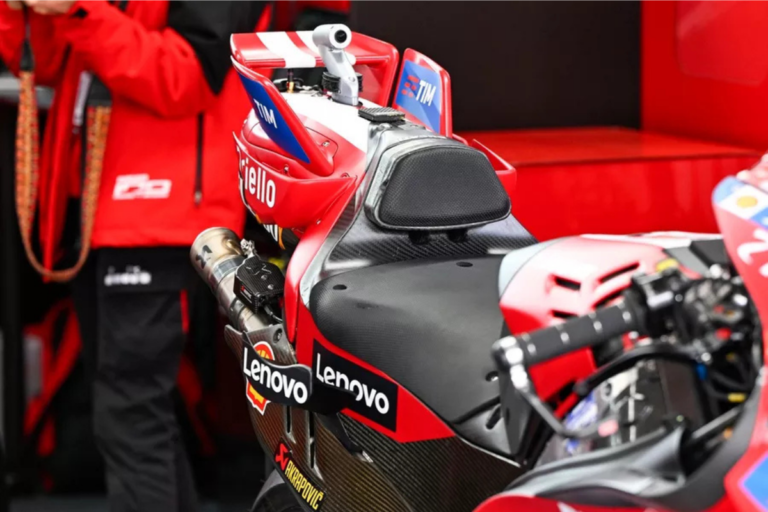 ducati vient de copier l'aileron d'aprilia, quatre mois après avoir essayé de le faire interdire