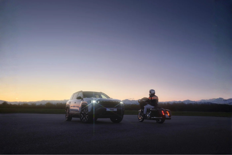 harley davidson signeun nouveau partenariat européen avec jeep, et ce retour d’une alliance déjà culte pourrait devenir l’un des fils rouges de la saison 2026