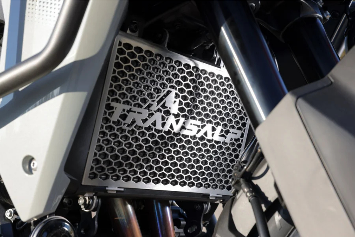 honda a équipé l'xl750 transalp d'une technologie qui va changer la façon dont tout le monde conduit une moto