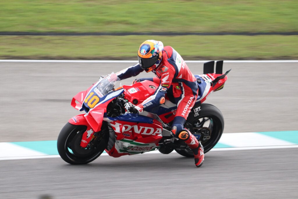 honda est sur le point de recruter la plus grande promesse du motogp, mais personne ne sait encore dans quelle équipe 1