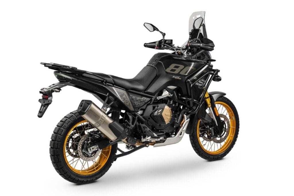 honda et yamaha dominent encore grâce aux scooters, mais la vraie claque vient de chine la voge ds 800 rally s’impose déjà comme la moto star de 2026 11