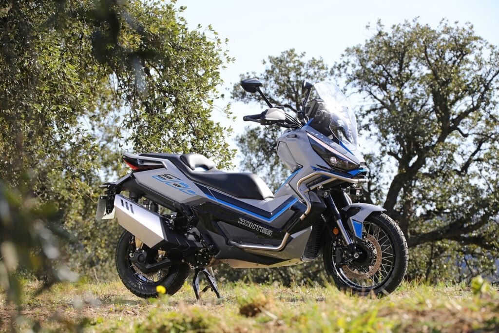 honda et yamaha dominent encore grâce aux scooters, mais la vraie claque vient de chine la voge ds 800 rally s’impose déjà comme la moto star de 2026 12