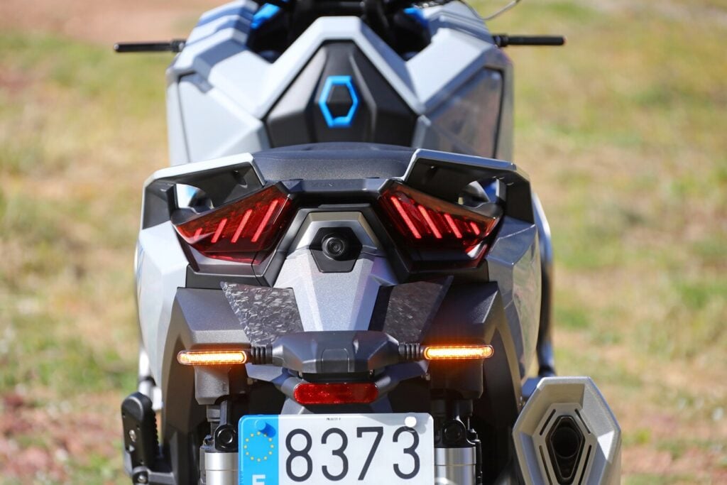 honda et yamaha dominent encore grâce aux scooters, mais la vraie claque vient de chine la voge ds 800 rally s’impose déjà comme la moto star de 2026 14