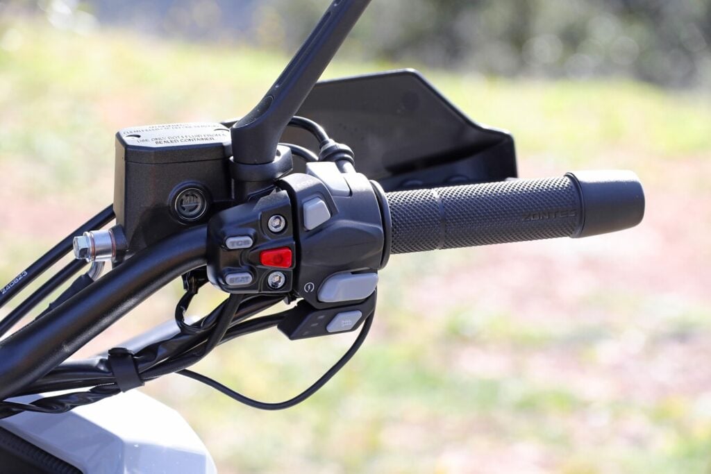 honda et yamaha dominent encore grâce aux scooters, mais la vraie claque vient de chine la voge ds 800 rally s’impose déjà comme la moto star de 2026 17