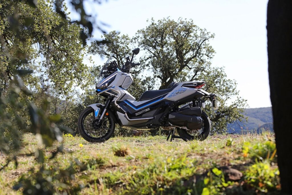 honda et yamaha dominent encore grâce aux scooters, mais la vraie claque vient de chine la voge ds 800 rally s’impose déjà comme la moto star de 2026 19