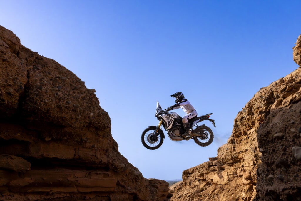 honda et yamaha dominent encore grâce aux scooters, mais la vraie claque vient de chine la voge ds 800 rally s’impose déjà comme la moto star de 2026 2