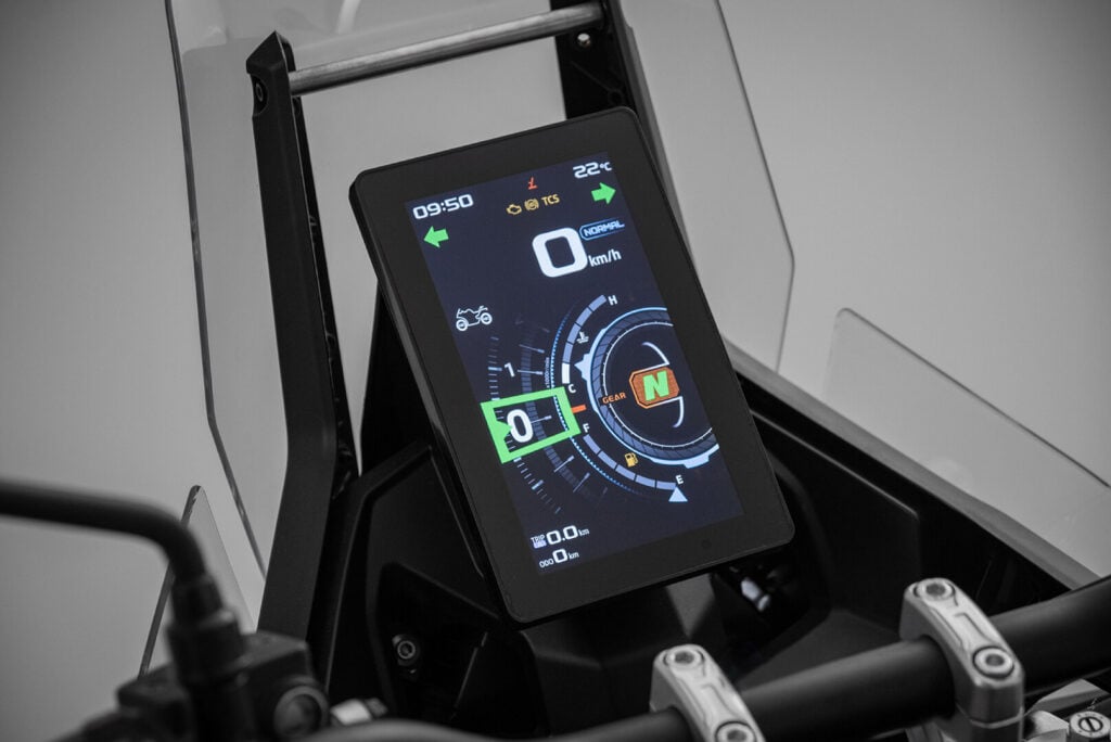 honda et yamaha dominent encore grâce aux scooters, mais la vraie claque vient de chine la voge ds 800 rally s’impose déjà comme la moto star de 2026 22