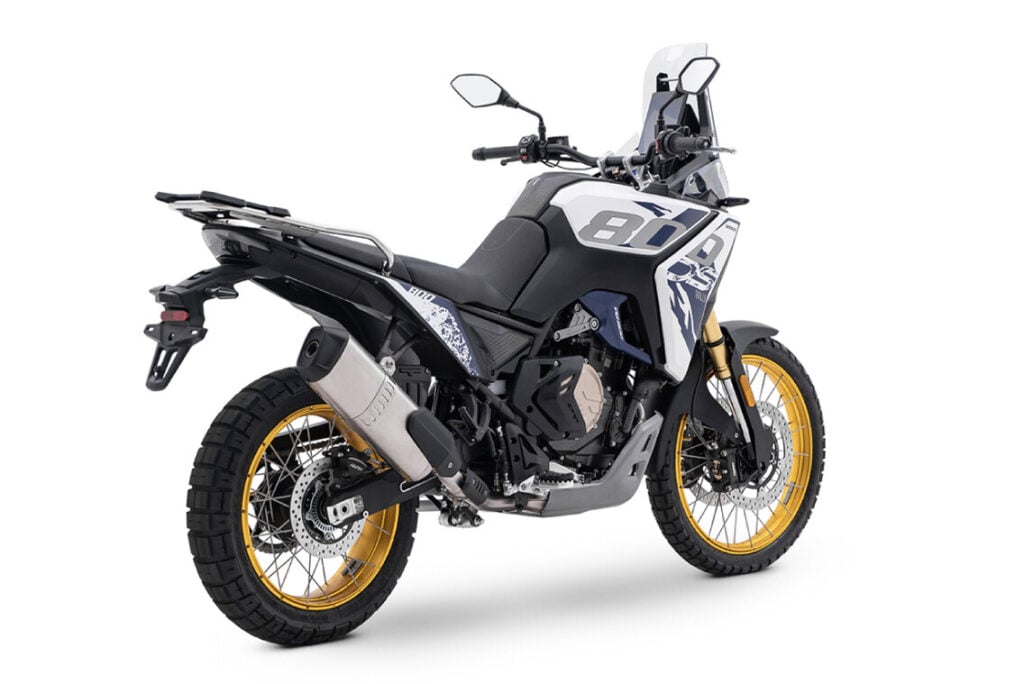 honda et yamaha dominent encore grâce aux scooters, mais la vraie claque vient de chine la voge ds 800 rally s’impose déjà comme la moto star de 2026 8