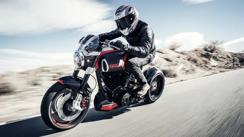 keanu reeves n’est pas seulement john wick son garage cache une norton commando, des arch hors de prix et surtout la mythique ducati 998 de matrix reloaded 6