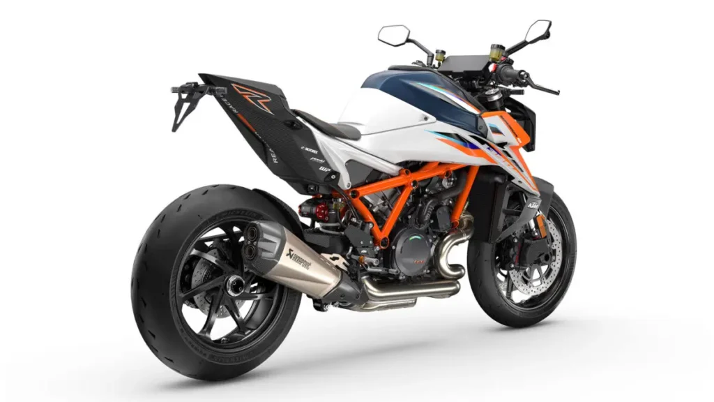 ktm vient peut être de signer la naked la plus extrême de toute l’histoire 200 ch, carbone partout et un mode “beast” sans aucune pitié 3