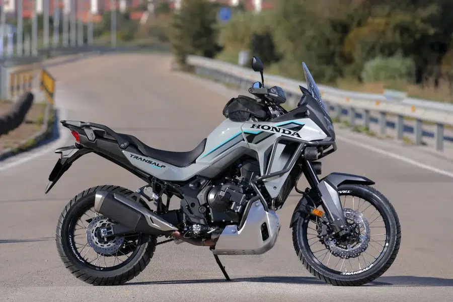 l’embrayage électronique de la honda xl750 transalp intrigue les motards et change la conduite au quotidien 2