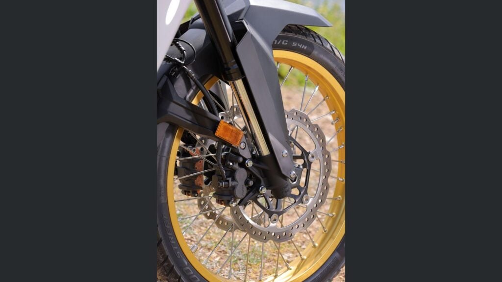 l’embrayage électronique de la honda xl750 transalp intrigue les motards et change la conduite au quotidien 20