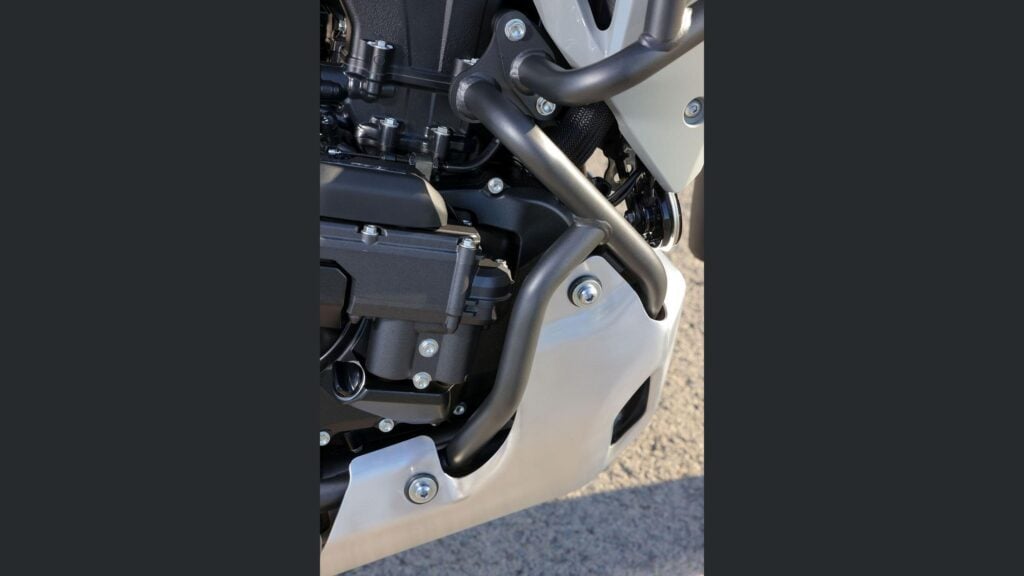 l’embrayage électronique de la honda xl750 transalp intrigue les motards et change la conduite au quotidien 23