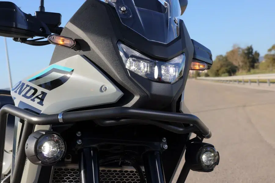 l’embrayage électronique de la honda xl750 transalp intrigue les motards et change la conduite au quotidien 5