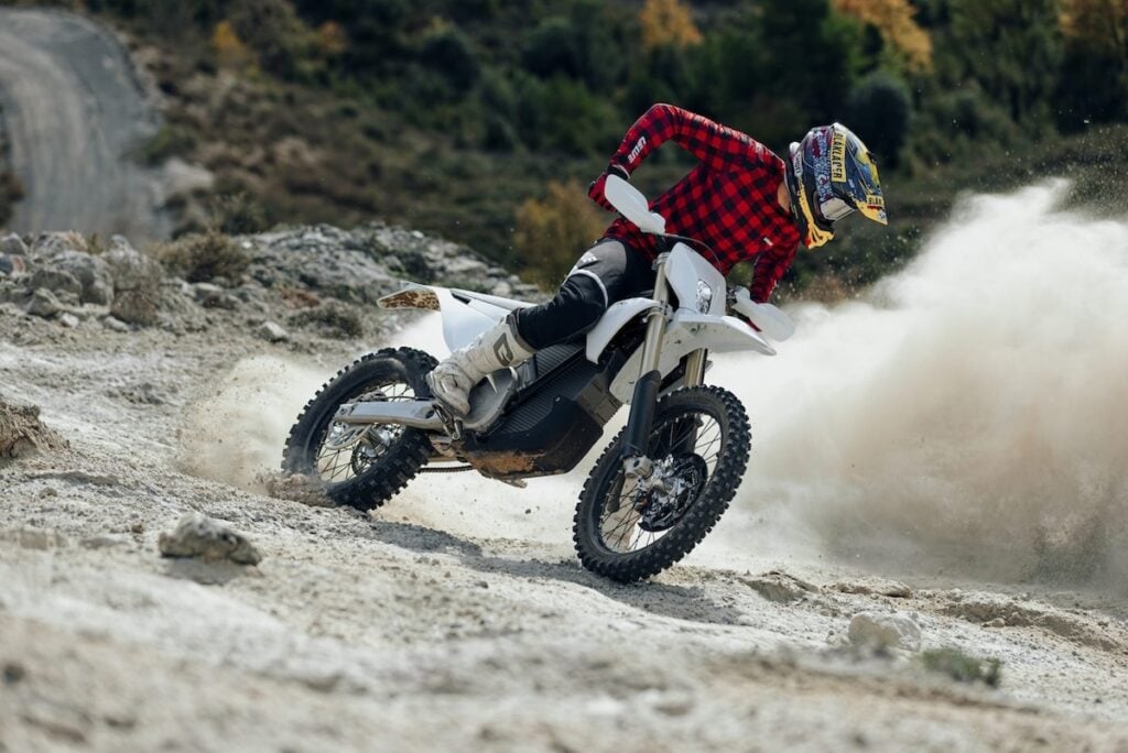 quatorze motos volées en pleine nuit dans une boutique espagnole, les images laissent les passionnés sous le choc 1