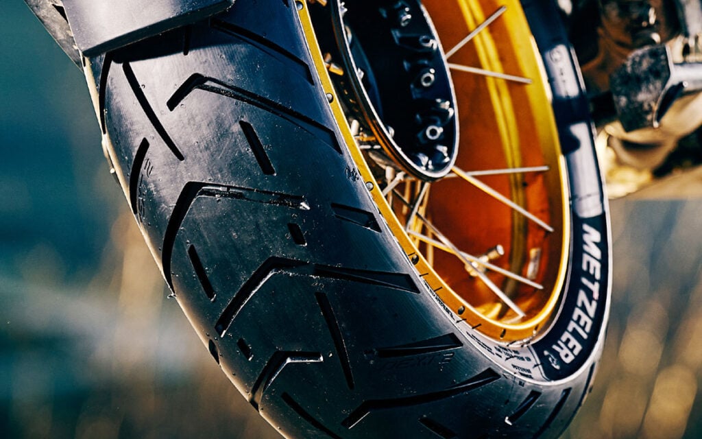 sculptures laterales profilees pneu metzeler tourance next 2 hd