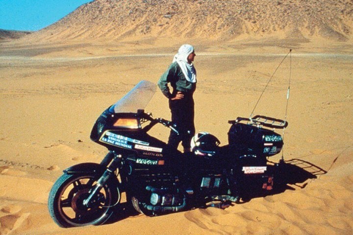 735 000 km, des pirates, des guerres et une honda bénie par jean paul ii le voyage fou d’un motard argentin 5