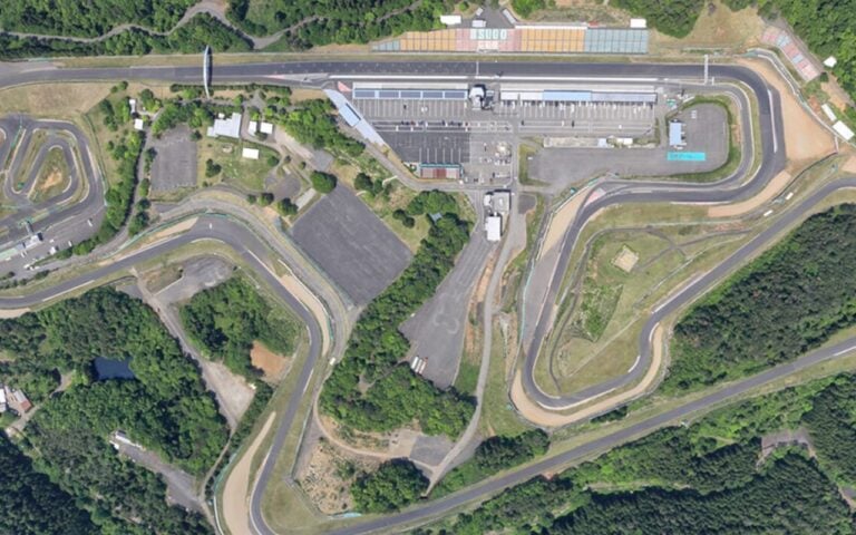 Yamaha possède un circuit secret géant au Japon, et ce laboratoire verrouillé au cœur des montagnes pourrait expliquer pourquoi certaines de ses motos semblent toujours arriver avec un coup d’avance