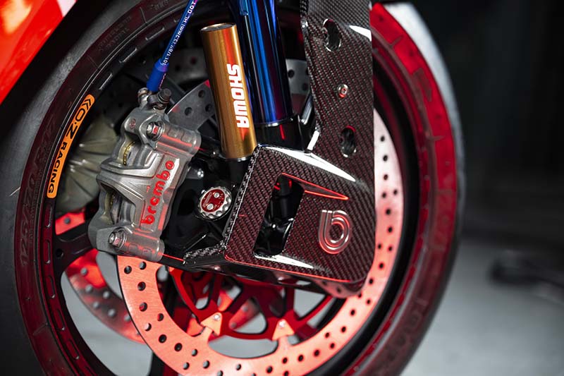 cette bimota de 215 ch à presque 100 000 € n’a eu besoin que de 10 jours pour disparaître, preuve qu’il existe encore des motos si folles que les collectionneurs se battent pour elles 4