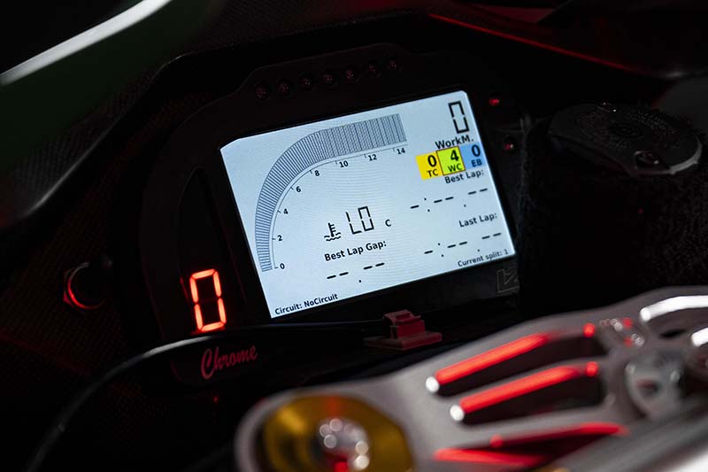 cette bimota de 215 ch à presque 100 000 € n’a eu besoin que de 10 jours pour disparaître, preuve qu’il existe encore des motos si folles que les collectionneurs se battent pour elles 5