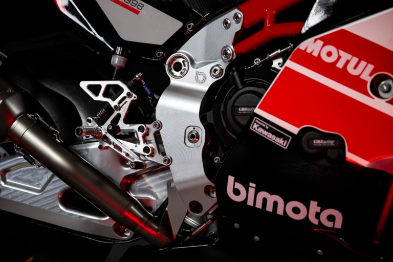 cette bimota de 215 ch à presque 100 000 € n’a eu besoin que de 10 jours pour disparaître, preuve qu’il existe encore des motos si folles que les collectionneurs se battent pour elles