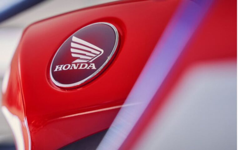 Honda dépose une plainte qui paralyse instantanément l'interdiction des motos essence prévue au Vietnam pour 2026