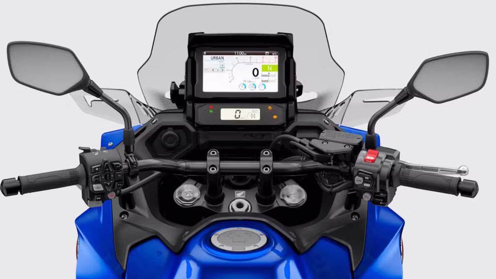honda tient peut être la routière la plus rationnelle du moment avec cette nt1100 à boîte automatique 7