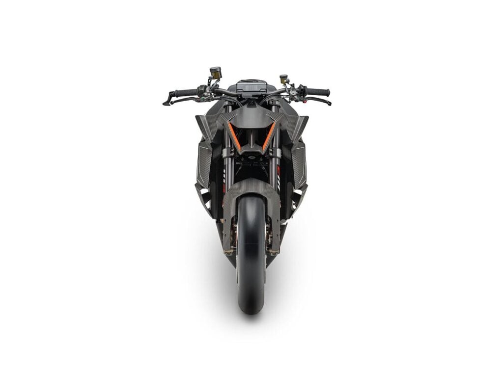 ktm et wp suspension viennent de créer une arme de circuit déguisée en naked, avec une technologie issue de la course et un tarif qui annonce déjà la couleur 10