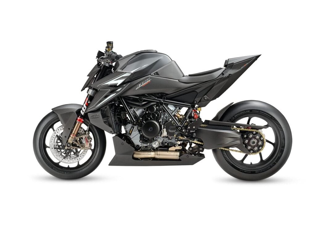 ktm et wp suspension viennent de créer une arme de circuit déguisée en naked, avec une technologie issue de la course et un tarif qui annonce déjà la couleur 9