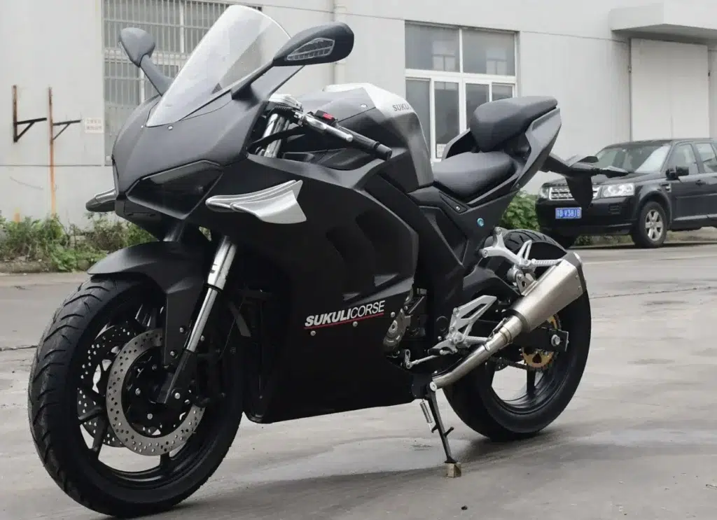 la chine ne se cache même plus ces fausses superbikes copient ducati, bmw, yamaha et suzuki sans trembler 3