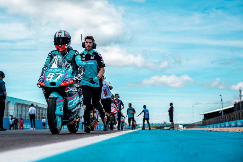 la chine pourrait débarquer en motogp dès l’an prochain avec cfmoto, un team au parfum espagnol et un projet qui menace déjà d’ébranler toute la grille 2