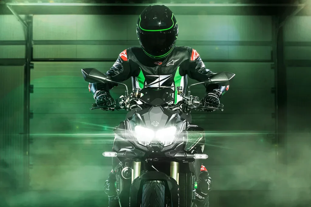 la kawasaki ninja h2 n’est pas seulement un monstre de vitesse son processus de fabrication au japon montre une moto presque montée à la main, comme si l’industrie avait refusé d’évoluer 1