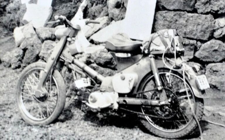Le Japon pensait protéger le mont Fuji des motos mais ces ados dopés par un manga culte lancent un défi qui terrorise la police locale