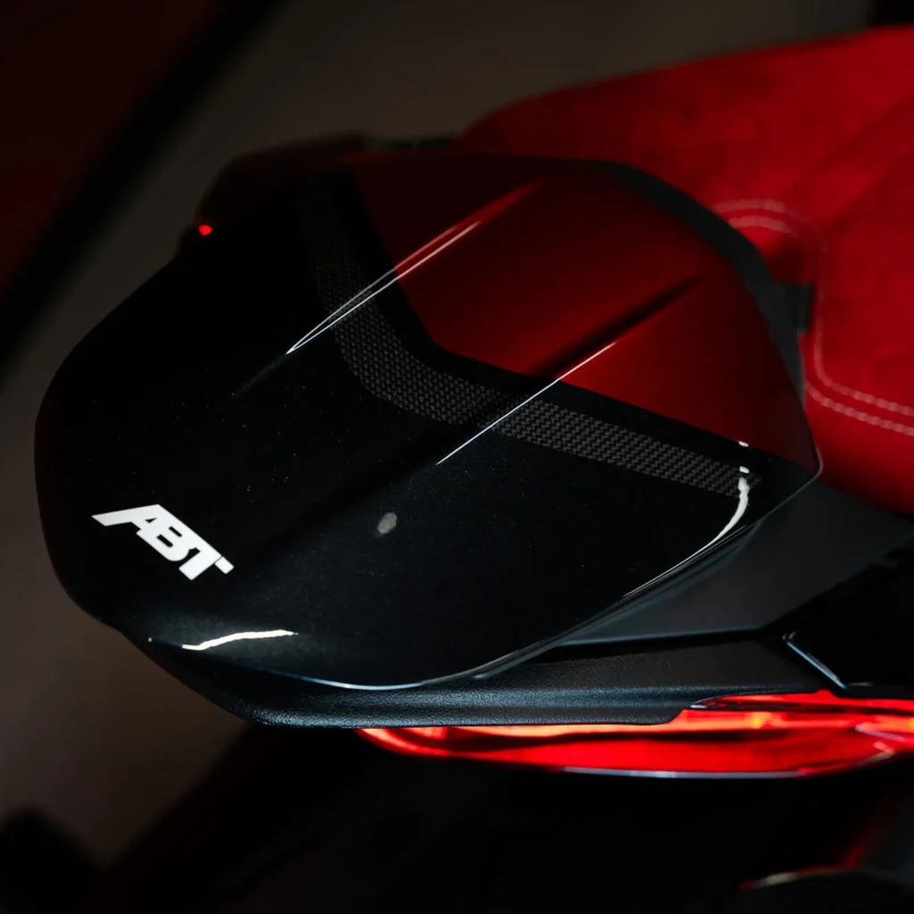 mv agusta et abt transforment une brutale en monstre de 208 ch, avec un look tout droit sorti d’un garage audi 19
