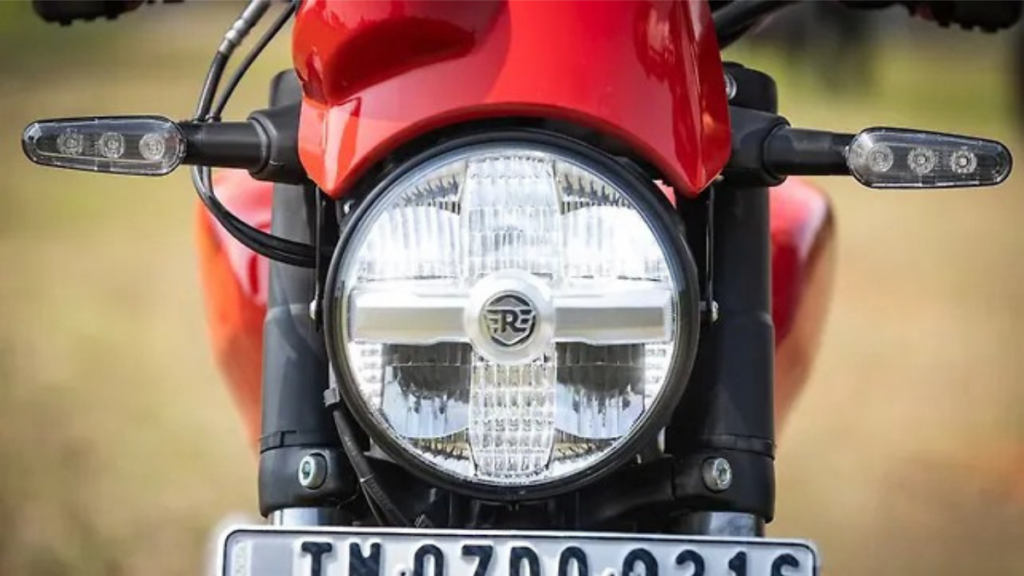 royal enfield trahit tout ce qui faisait sa réputation, et c’est précisément pour cela que cette nouvelle guerrilla 450 apex devient si intéressante 11