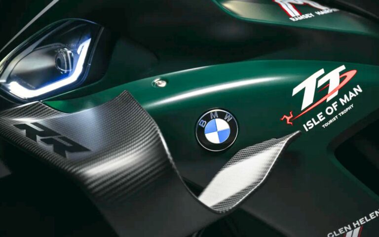 Seulement 115 exemplaires de cette BMW M 1000 RR Isle of Man TT et les collectionneurs se battent déjà pour les réserver avant même l'annonce officielle