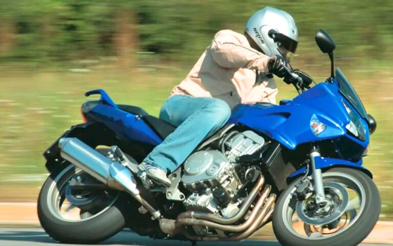 1.800 euros pour une honda cbf 1000 d occasion les motards qui ont essayé disent que les sensations de cbr sont bien là