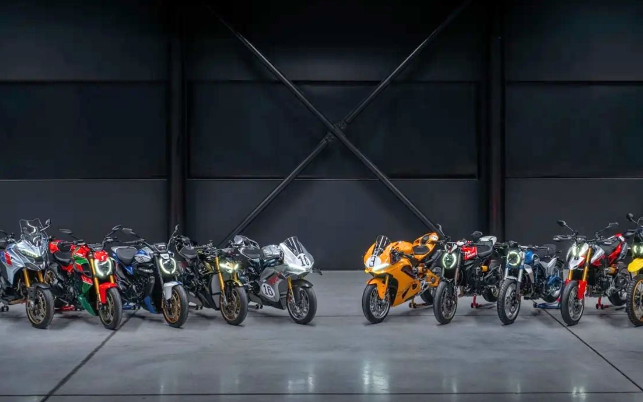 Ducati déclenche une frénésie jamais vue avec ses 10 séries Centenario limitées, chaque série comptant exactement 100 motos de collection