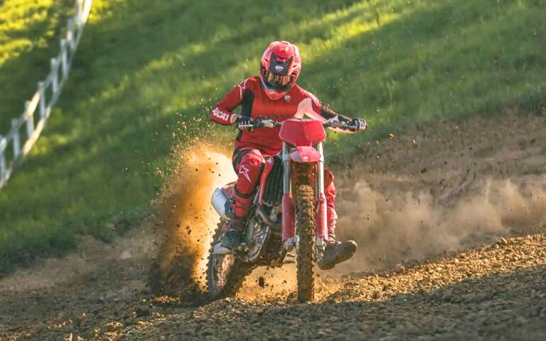 Ducati ose l’impensable : sa nouvelle 250 de motocross grimpe à 15 000 tr/min et pourrait bouleverser la catégorie