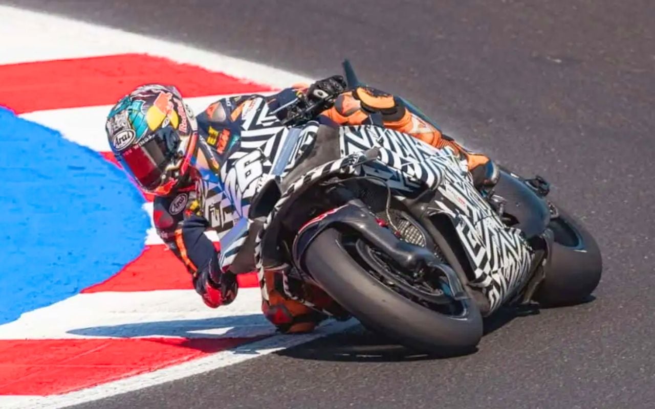 KTM copie-t-elle Aprilia ? Ce détail aperçu sur les nouvelles MotoGP 850 cm³ intrigue déjà tout le paddock