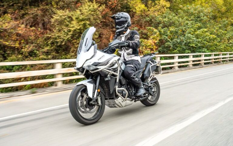 Les trails stars pensaient tenir leur rang face à la Zontes 703F MY26, mais l'IMU 6 axes et le ride-by-wire à ce prix changent tout
