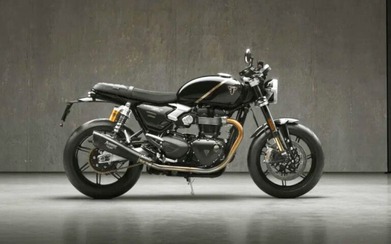 18 495 £ (environ 21 300 €), 750 exemplaires, Öhlins et carbone : la Triumph Speed Twin 1200 TFC coiffe la gamme