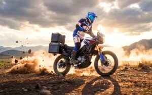 3 490 euros pour le Cyclone RX2 125 avec 15 ch, ABS, TCS, TFT 5 pouces et trois valises, la concurrence 125 n’avait pas vu ça venir