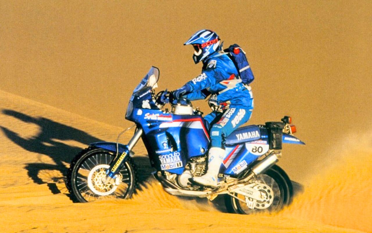 753 cm3, 158 kg, 53 litres de réservoir : la Yamaha YZE750 0W93 du Dakar qui a donné naissance à la Super Ténéré