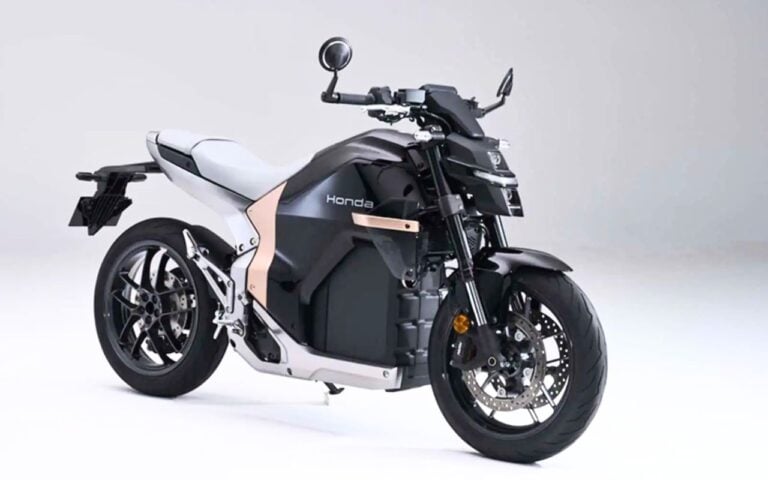 Honda pensait convaincre les motards avec la WN7 et sa charge CCS2, mais 217 kg et 130 km d'autonomie posent un problème que personne ne veut clore
