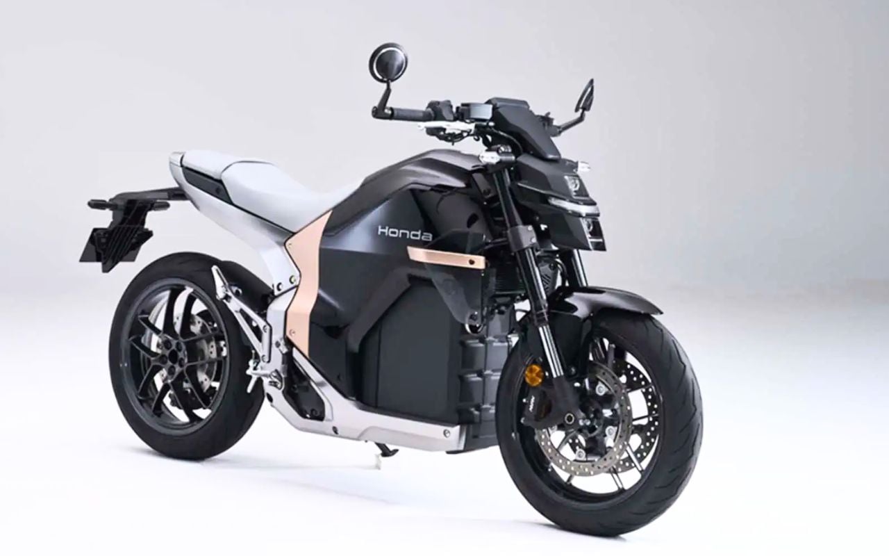 Honda pensait convaincre les motards avec la WN7 et sa charge CCS2, mais 217 kg et 130 km d'autonomie posent un problème que personne ne veut clore